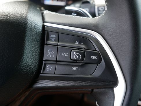 Used 2024 Jeep Grand Cherokee L Altitude AWD/4WD image 29