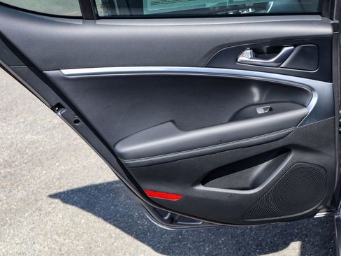 Used 2026 Genesis G70 2.5T image 37