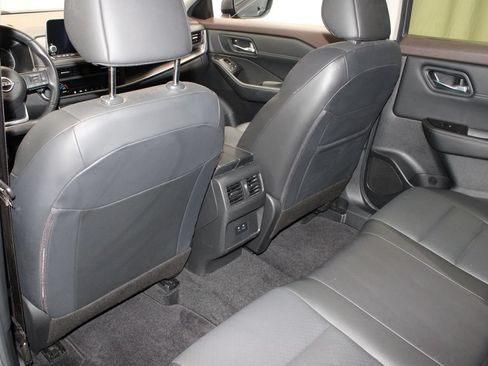 Certified 2023 Nissan Rogue SV w/ SV Premium B Package AWD/4WD image 21