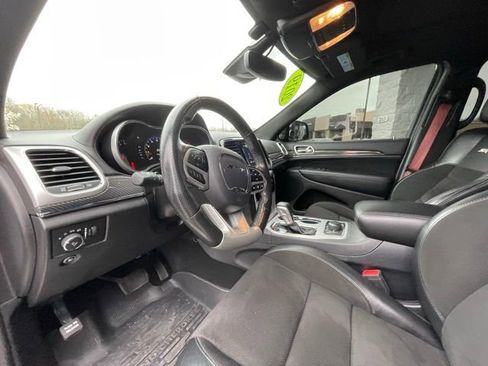 Used 2019 Jeep Grand Cherokee SRT image 22