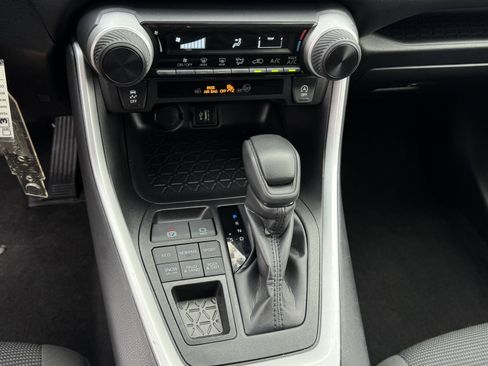 Used 2025 Toyota RAV4 LE image 20