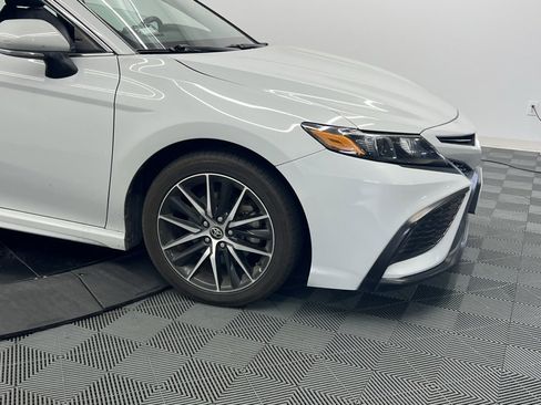 Used 2023 Toyota Camry SE image 7