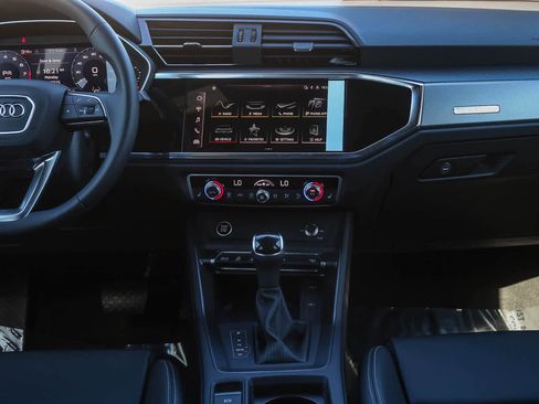 New 2025 Audi Q3 2.0T Premium image 18