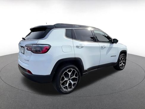 Used 2025 Jeep Compass Limited image 14