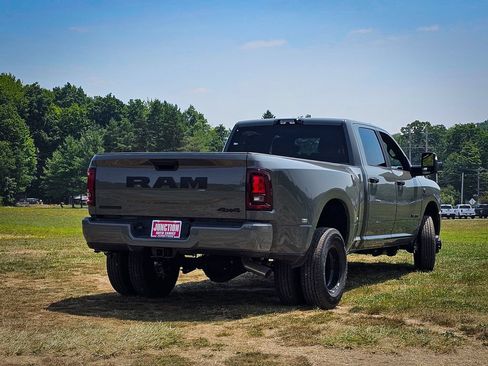 New 2026 RAM 3500 Big Horn AWD/4WD image 3