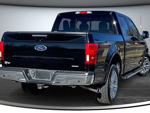 Used 2018 Ford F150 Lariat w/ Equipment Group 502A Luxury image 6