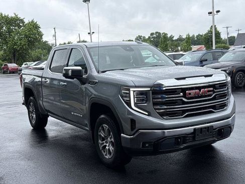 Used 2025 GMC Sierra 1500 SLT AWD/4WD image 2