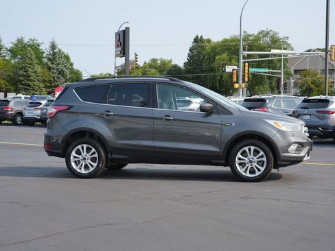 Used 2018 Ford Escape SE AWD/4WD image 2