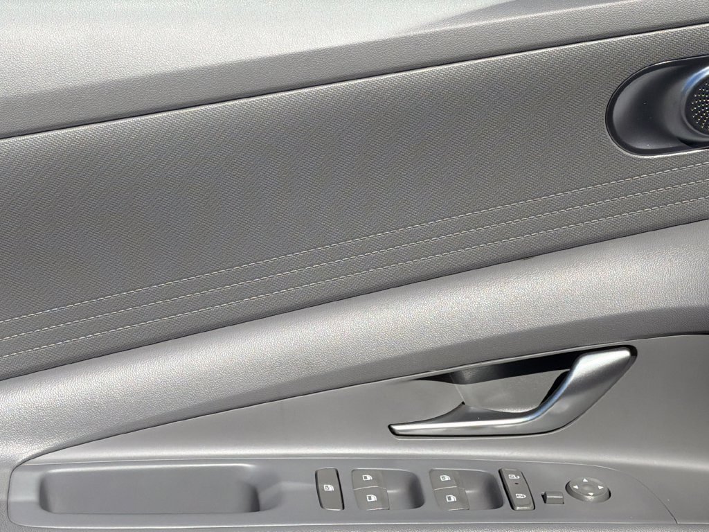 Certified 2024 Hyundai Elantra SEL FWD image 12
