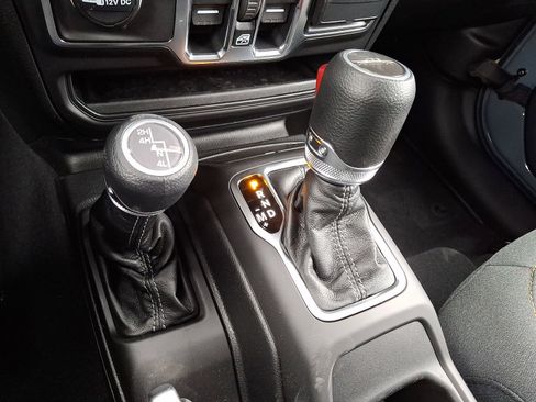 New 2026 Jeep Gladiator Sport image 7