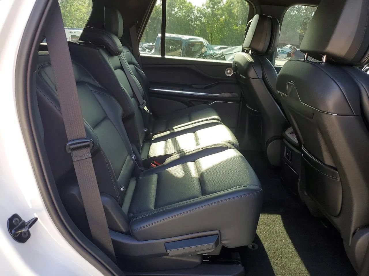 Used 2025 Lincoln Navigator Reserve w/ Jet Appearance Package AWD/4WD image 11