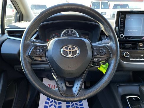 Used 2022 Toyota Corolla LE image 14