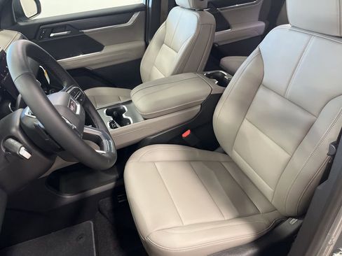 Used 2026 GMC Acadia Elevation w/ Black Edition image 9