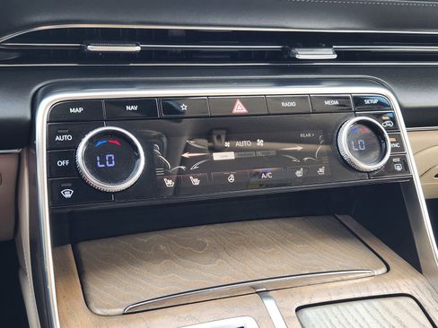 Used 2022 Genesis GV80 2.5T w/ Advanced Package 03 image 19