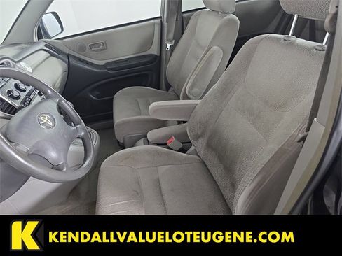 Used 2001 Toyota Highlander Base image 4