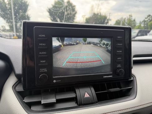 Used 2020 Toyota RAV4 XLE w/ Convenience Package FWD image 24