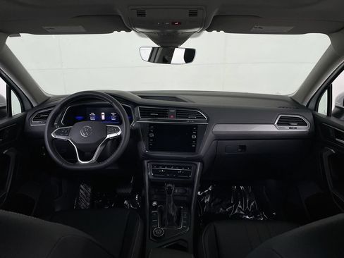 Used 2023 Volkswagen Tiguan SE AWD/4WD image 28