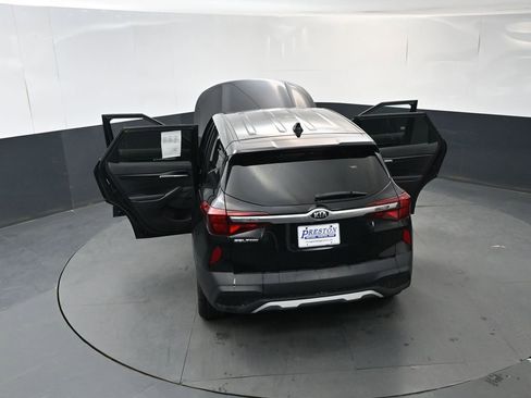 Used 2021 Kia Seltos LX AWD/4WD image 18