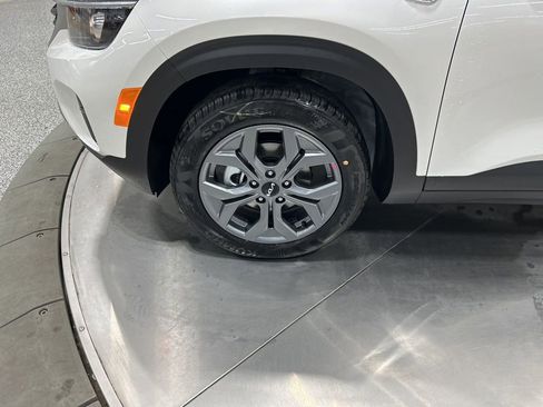 New 2026 Kia Seltos LX FWD image 28