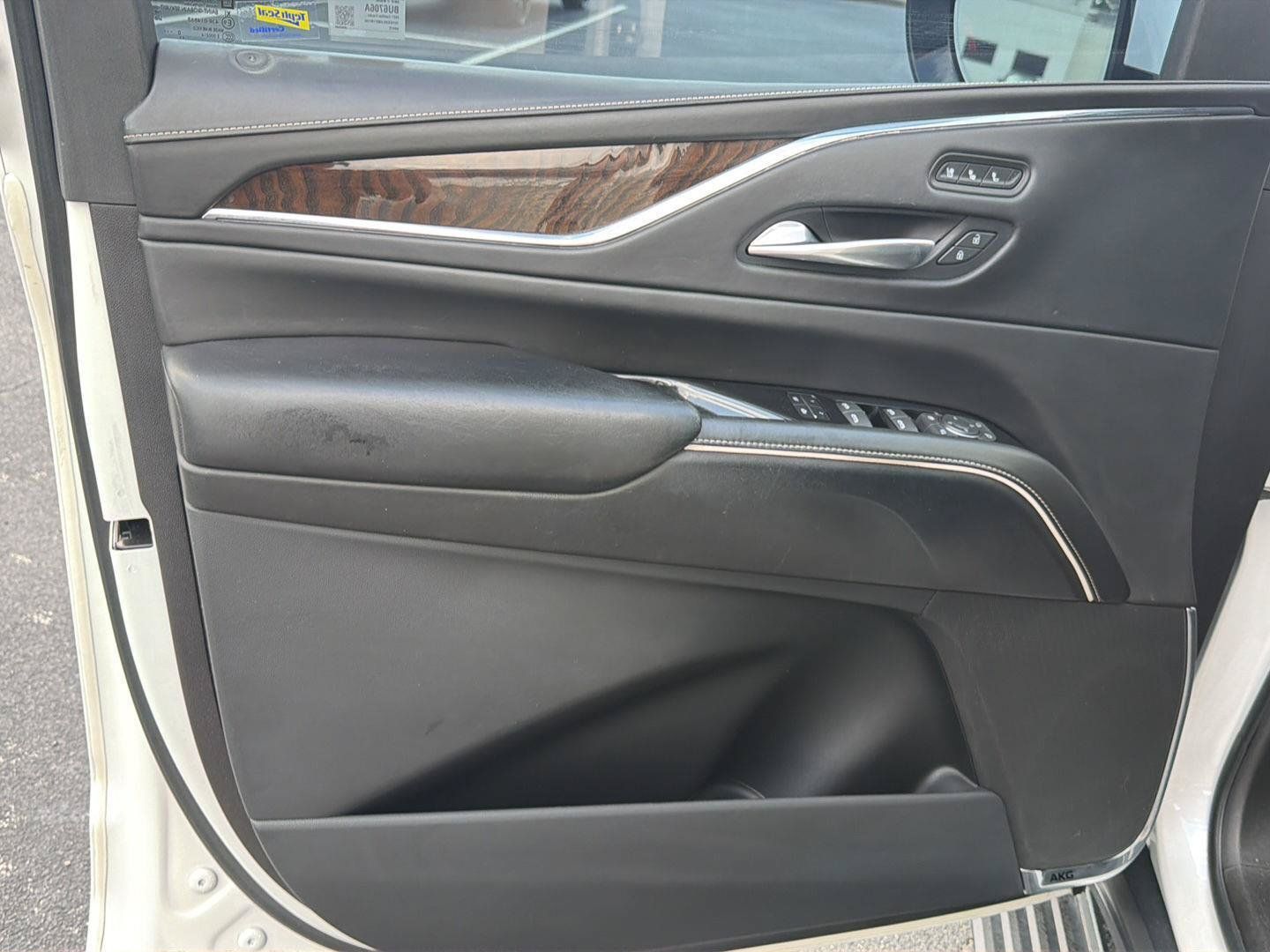 Used 2021 Cadillac Escalade Premium Luxury Platinum RWD image 19