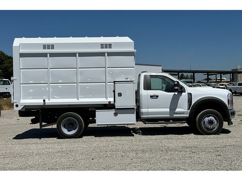 New 2024 Ford F550 4x4 Regular Cab Super Duty image 3