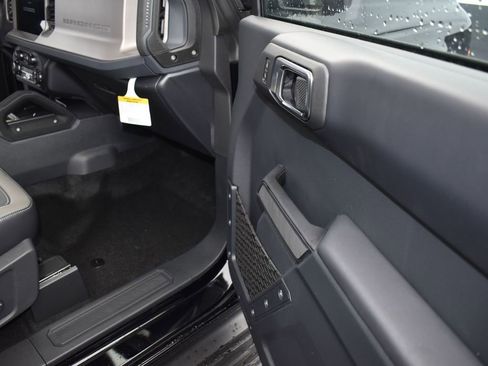 New 2025 Ford Bronco Outer Banks w/ Sasquatch Package image 16