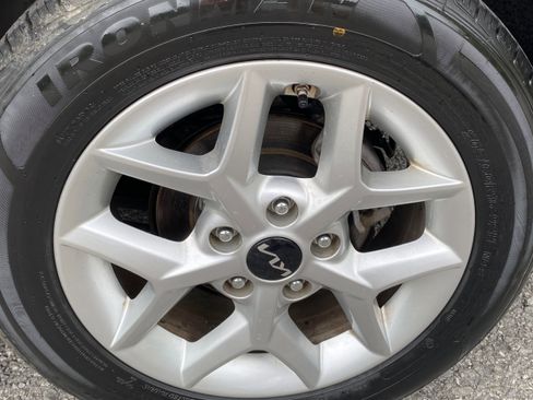 Used 2024 Kia Soul LX w/ Option Group 015 image 5