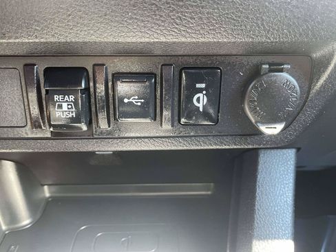Used 2022 Toyota Tacoma TRD Off-Road AWD/4WD image 29
