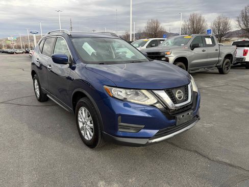 Used 2017 Nissan Rogue SV image 10