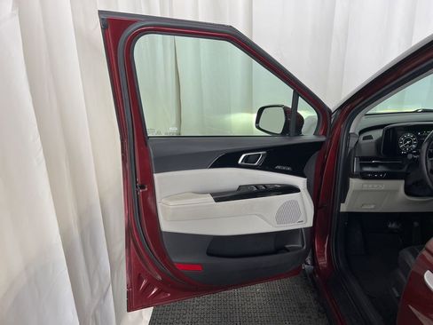 Used 2022 Kia Carnival SX Prestige image 21