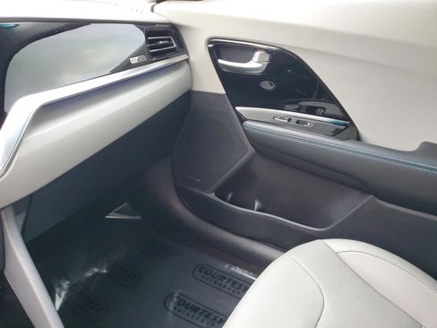 Used 2021 Kia Niro EX Premium image 23