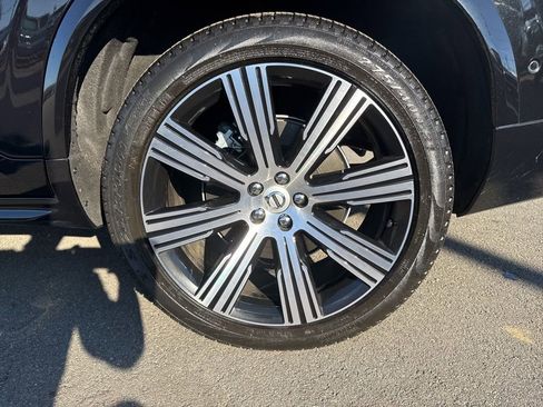 Used 2024 Volvo XC90 B5 Plus w/ Protection Package Premier image 25