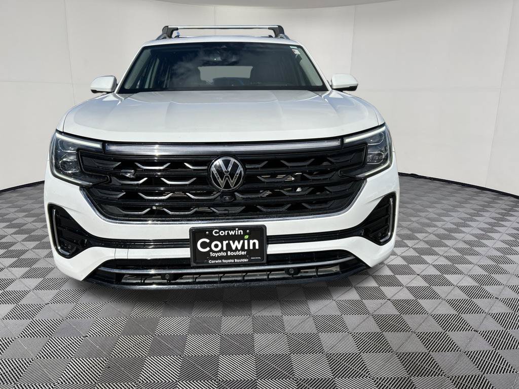 Used 2024 Volkswagen Atlas SEL Premium R-Line AWD/4WD image 2