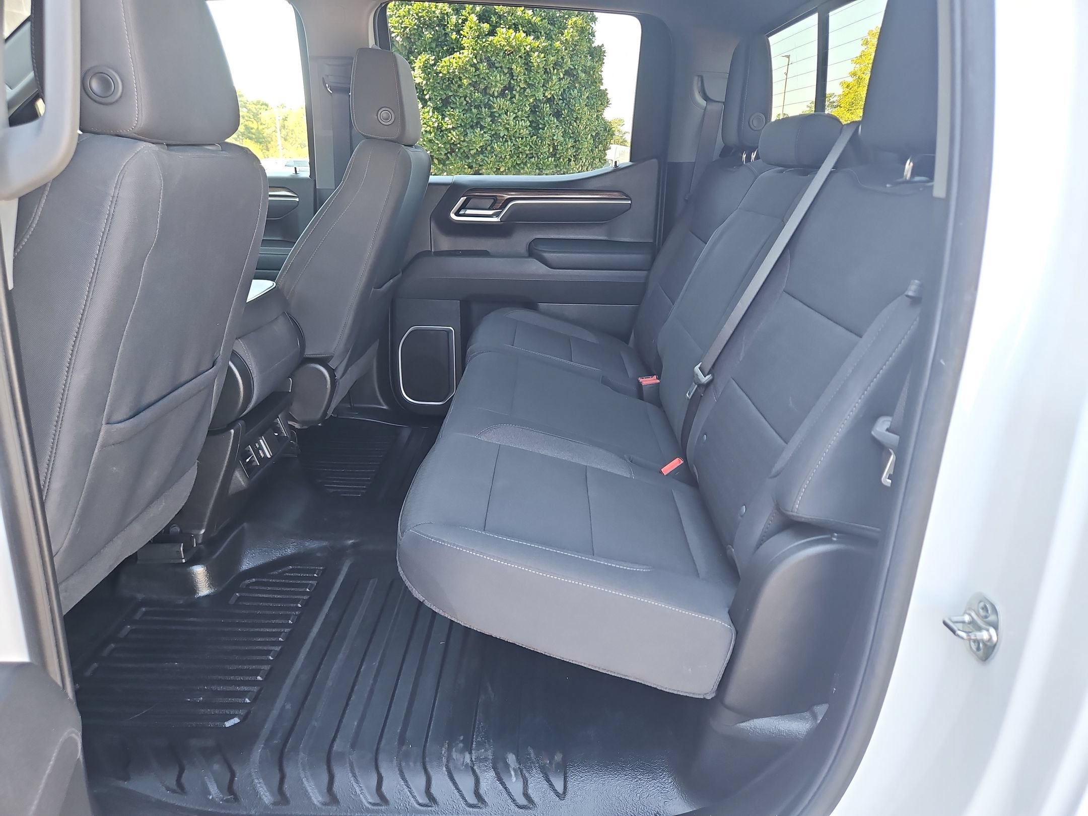 Used 2025 Chevrolet Silverado 1500 LT w/ Safety Package AWD/4WD image 36