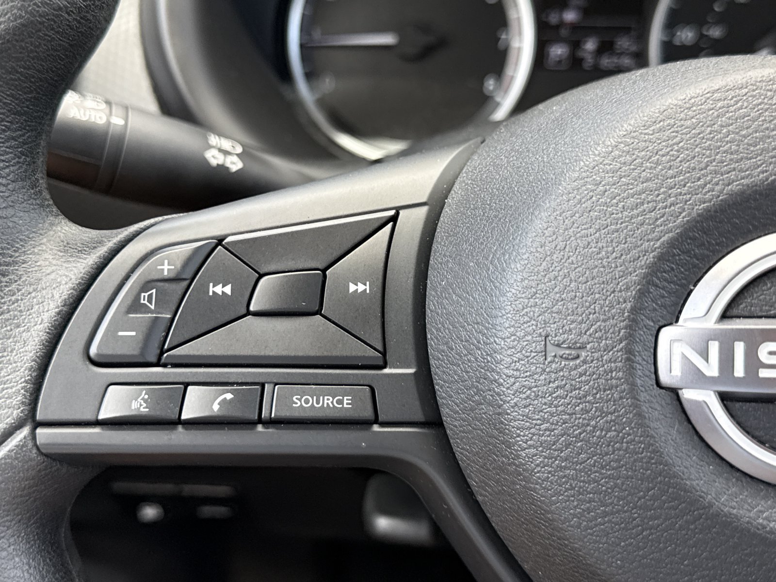 Used 2024 Nissan Kicks S FWD image 19