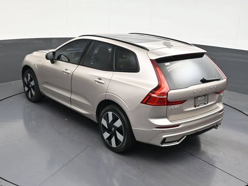 Used 2025 Volvo XC60 T8 Plus w/ Protection Package Premier AWD/4WD image 12