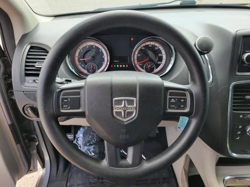 Used 2014 Dodge Grand Caravan SXT FWD image 22