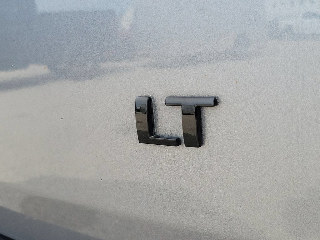 Used 2021 Chevrolet Traverse LT w/ LT Premium Package AWD/4WD image 6