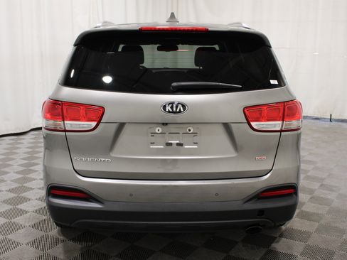 Used 2017 Kia Sorento AWD w/ LX Convenience Package image 30