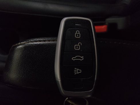 Used 2020 Chevrolet Trax LT w/ LT Convenience Package FWD image 32