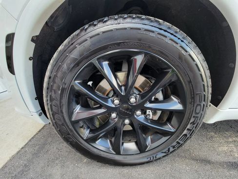 Used 2018 Dodge Durango R/T w/ Blacktop Package RWD image 21