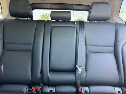 Used 2025 Nissan Rogue SV w/ SV Premium Package FWD image 29