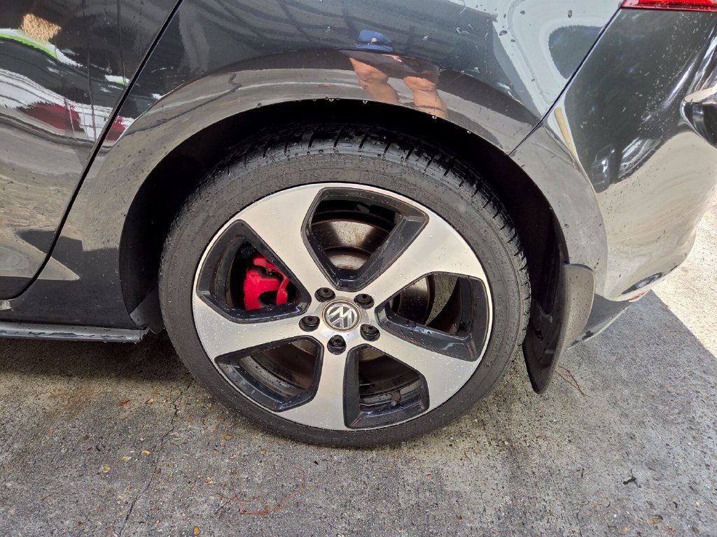 Used 2017 Volkswagen Golf 4-Door FWD image 26