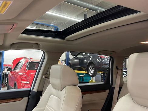 Used 2022 Honda CR-V Touring image 14