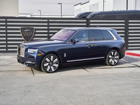 Used 2022 Rolls-Royce Cullinan w/ Cullinan Package image 6