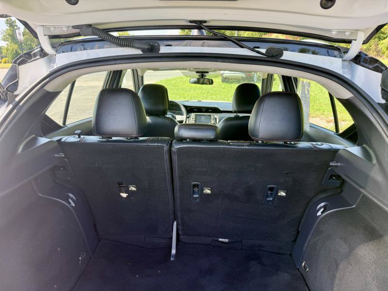 Used 2020 Nissan Kicks SR FWD image 10