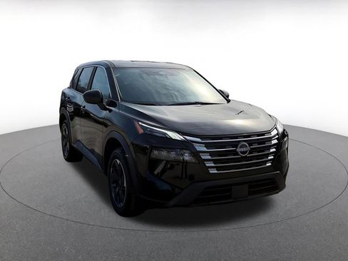 Used 2025 Nissan Rogue SV image 1