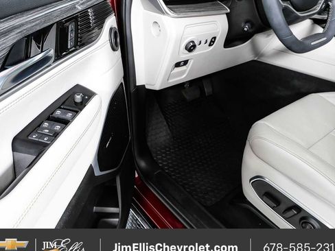 Used 2022 Jeep Wagoneer Series II w/ Premium Group I AWD/4WD image 8