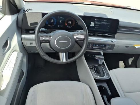 Used 2025 Hyundai Kona SEL image 18