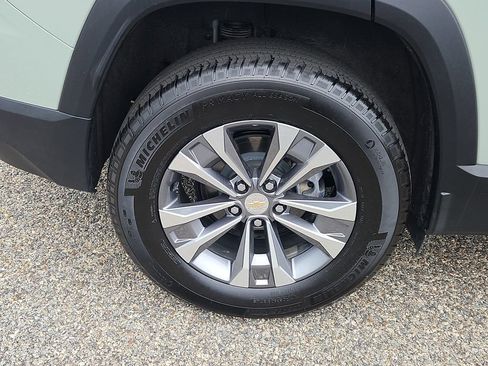 Used 2026 Chevrolet Equinox LT w/ Convenience Package II AWD/4WD image 9